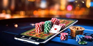 999fortunes ကာစီနို VIP table ကစားသမားများ ကျပ်ငွေဖြင့် ကစားနေသောပုံ
